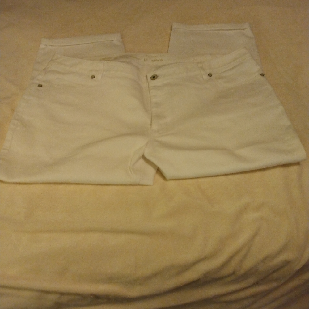 Coldwater Creek white cropped pants. NWOT.  Size 18